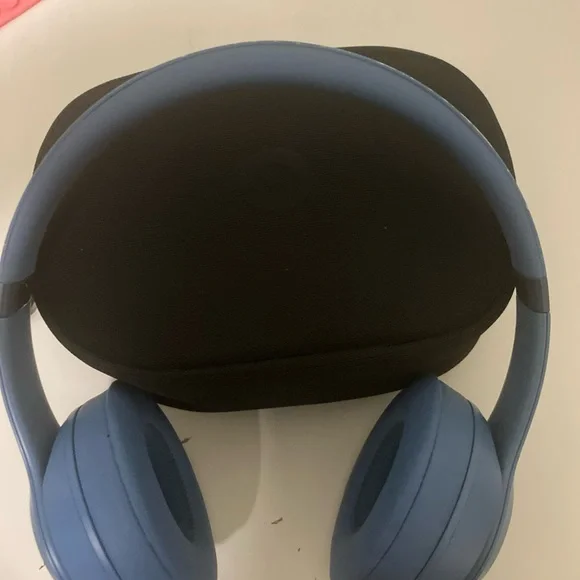 Beats Solo 4- Blue